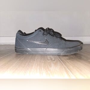 Nike SB Charge Canvas in the Triple Black